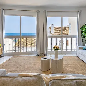 Vacation I Sea Views, 24-7 Security, Parking, Walk To Everything In Luxurious Puerto Banus Marbella